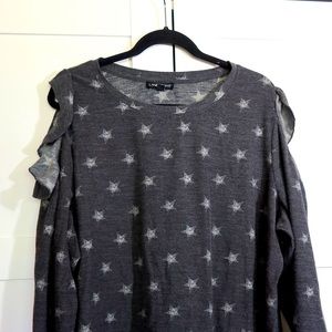 Cold shoulder Star sweater